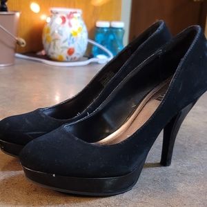 Unlisted 4" heels sz 7.5